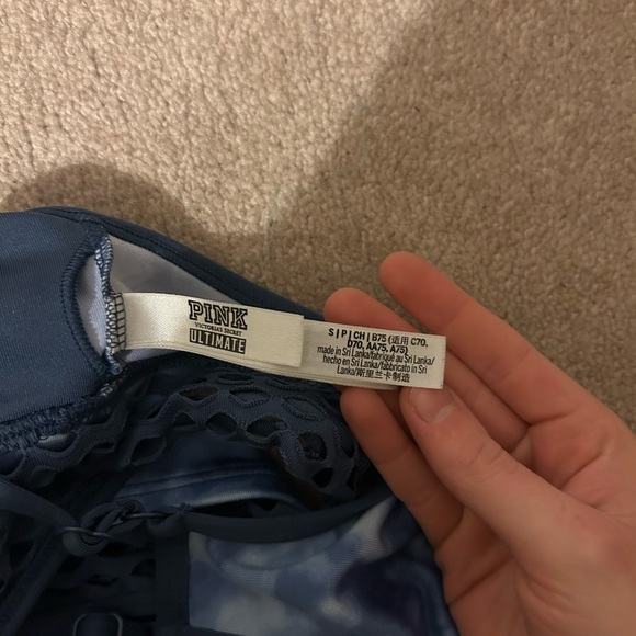 PINK Victoria’s Secret ultimate lightly lined tie dye navy blue sports bra - Picture 4 of 5